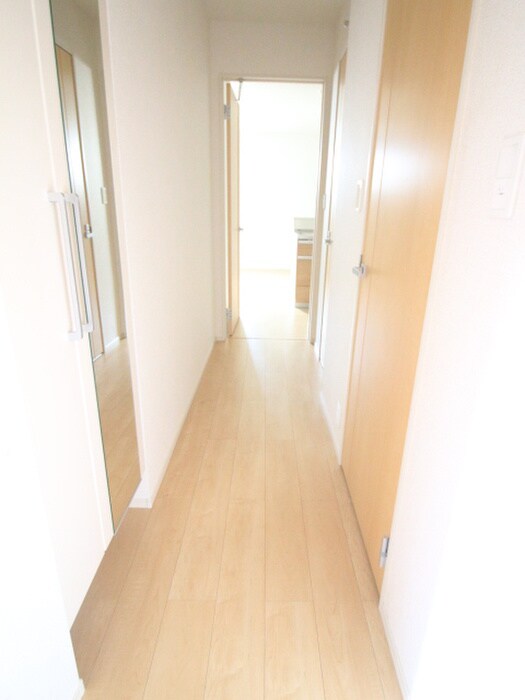 物件内観写真18　(廊下)
