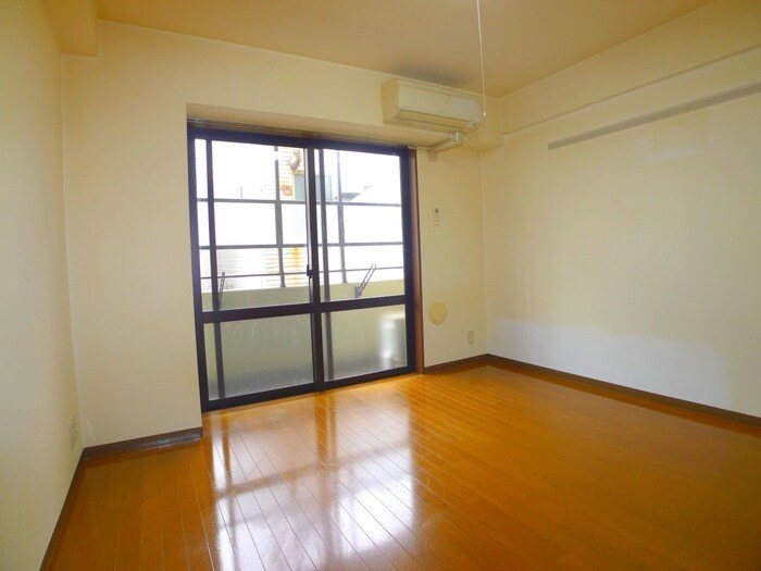 物件内観写真18　(室内からの展望)