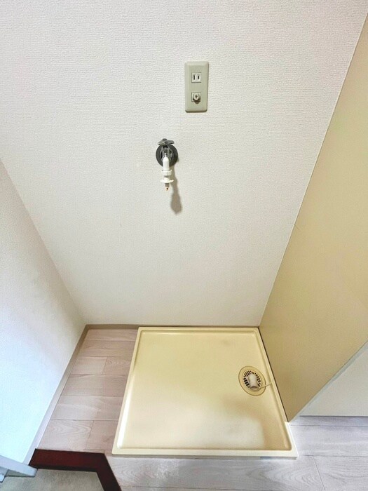 物件内観写真13　(洗濯機置場)