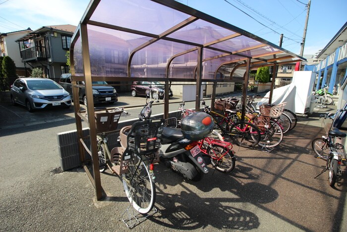 物件外観写真3　(駐輪場)