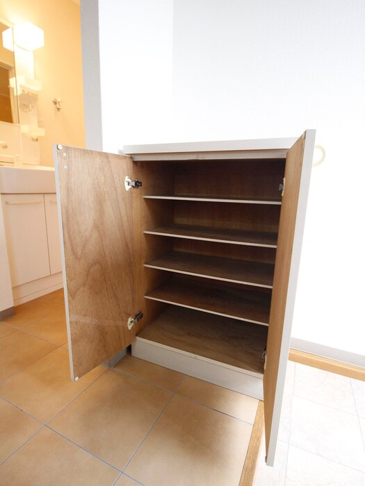 物件内観写真14　(靴箱)