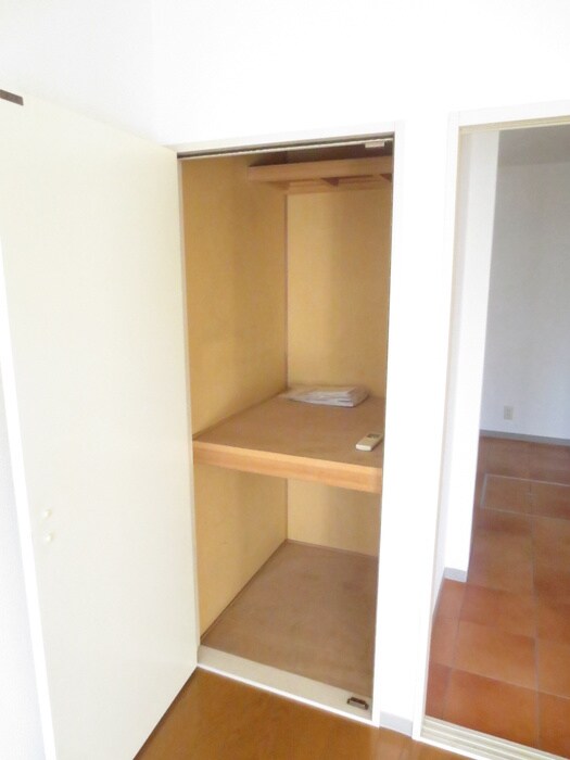 物件内観写真15　(収納)