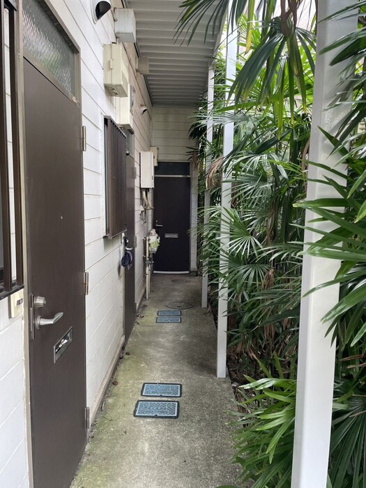 物件外観写真4　(エントランス部分)