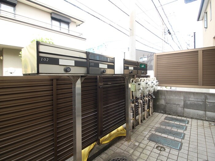 物件外観写真5　(エントランス部分)