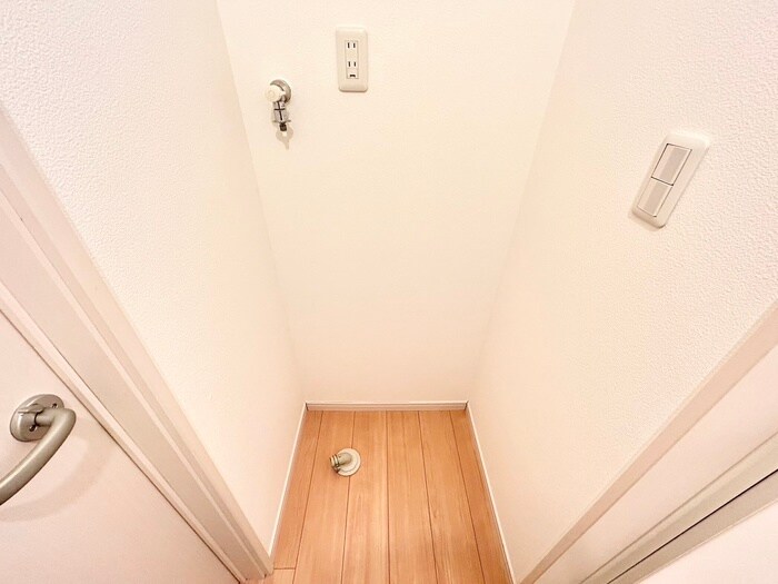 物件内観写真18　(洗濯機置場)