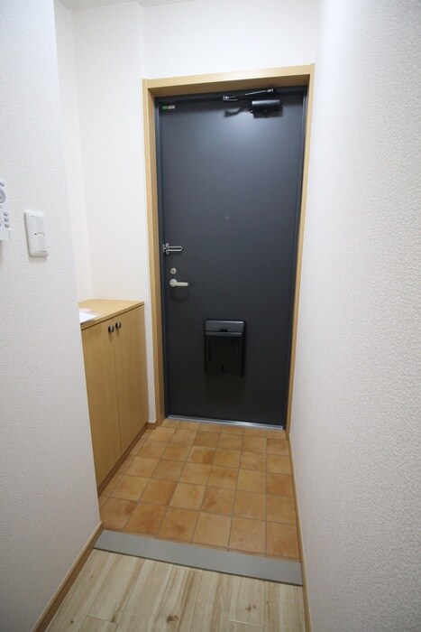 物件内観写真14　(玄関)