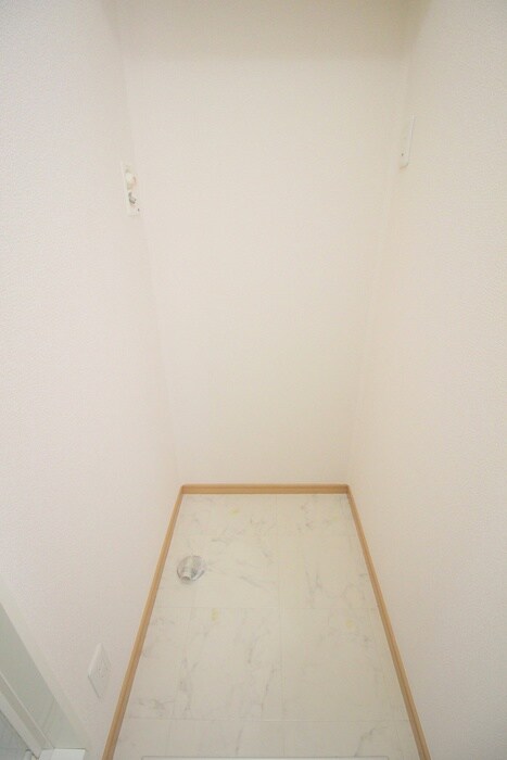 物件内観写真20　(洗濯機置場)