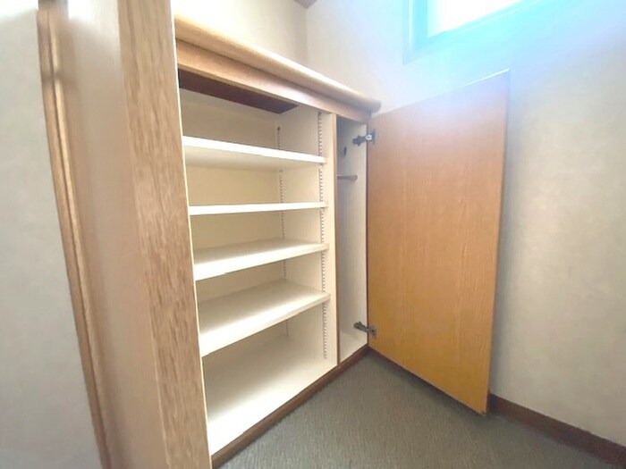 物件内観写真7　(玄関)