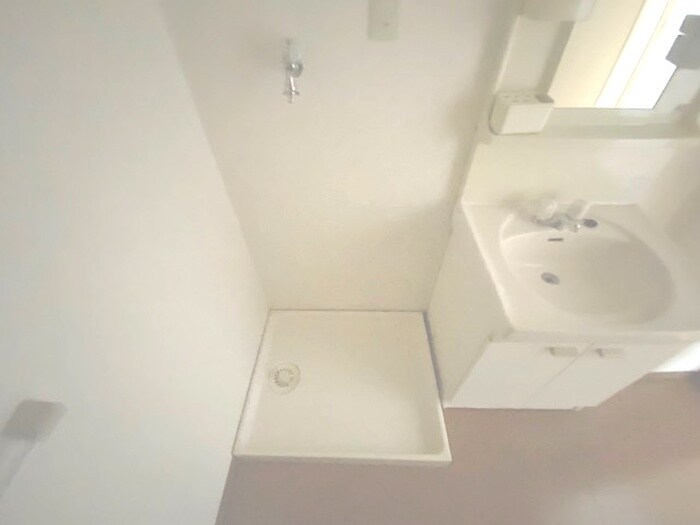 物件内観写真15　(洗濯機置場)