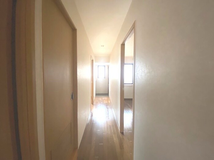 物件内観写真20　(廊下)