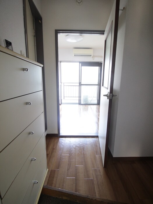 物件内観写真14　(玄関)