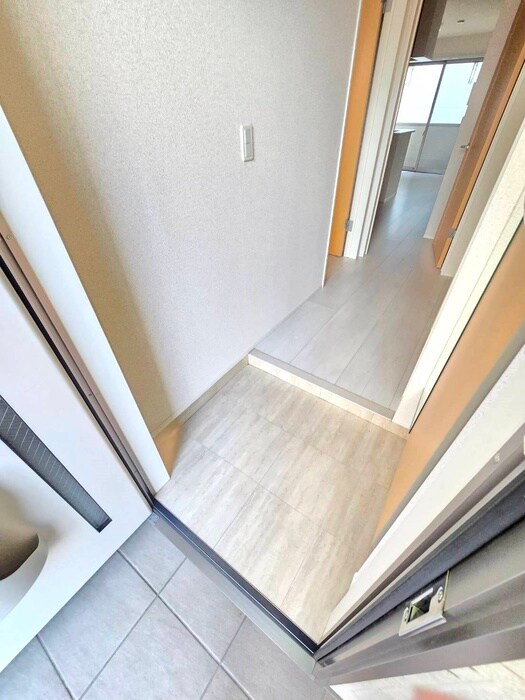 物件内観写真22　(玄関)