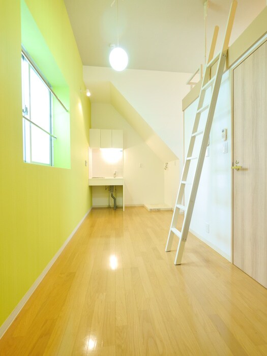 物件内観写真8　(室内からの展望)