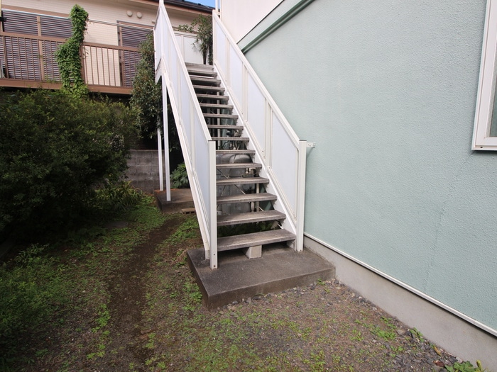 物件外観写真3　(エントランス部分)