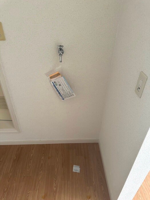 物件内観写真12　(洗濯機置場)