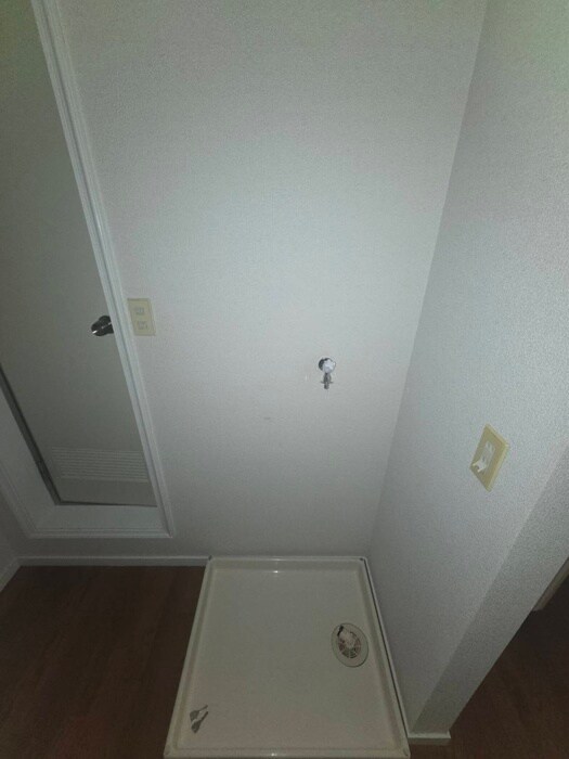 物件内観写真12　(洗濯機置場)