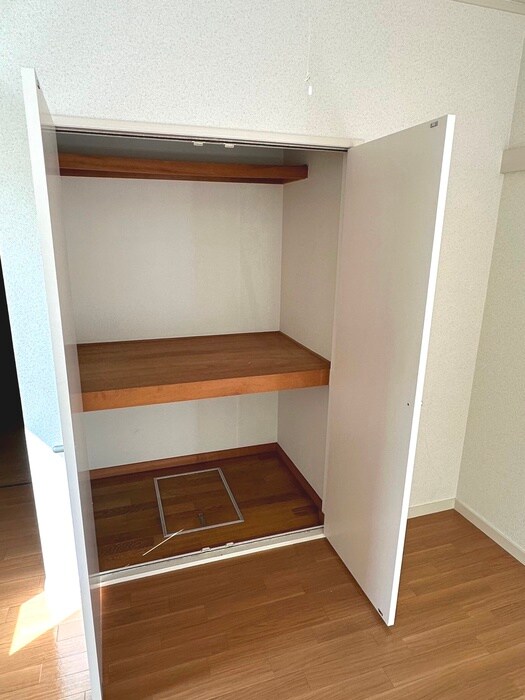 物件内観写真13　(収納)