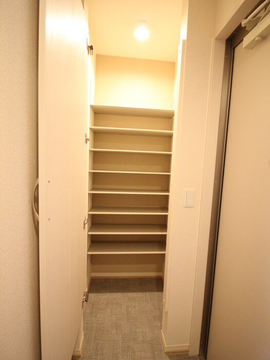 物件内観写真15　(靴箱)