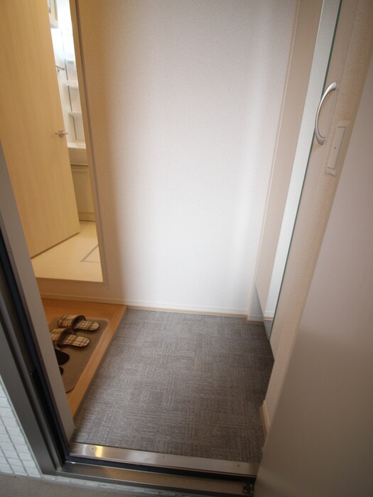 物件内観写真16　(玄関)