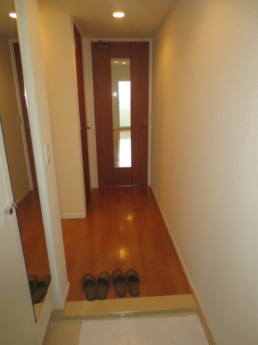 物件内観写真7　(玄関)