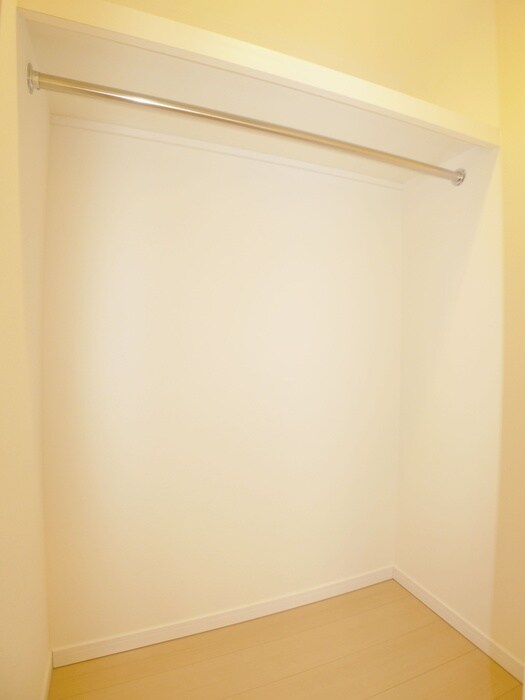 物件内観写真12　(収納)