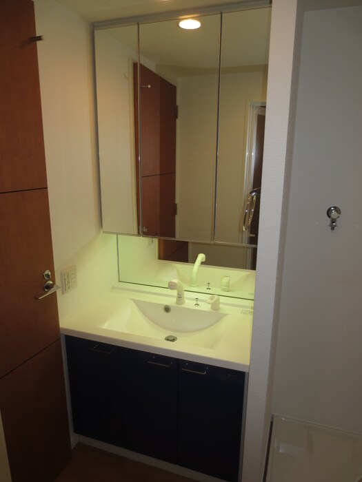 物件内観写真12　(洗面)