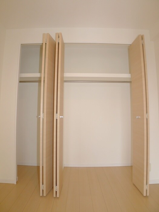 物件内観写真12　(収納)