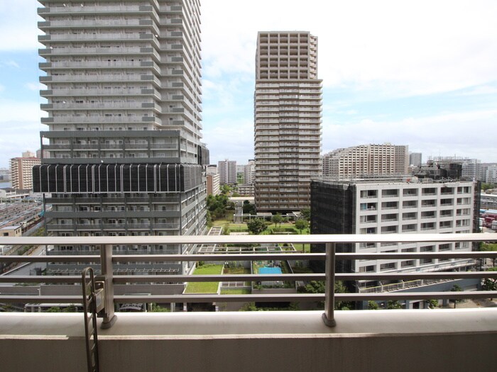 物件内観写真14　(室内からの展望)