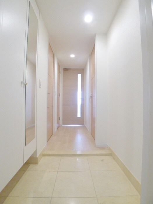 物件内観写真17　(玄関)