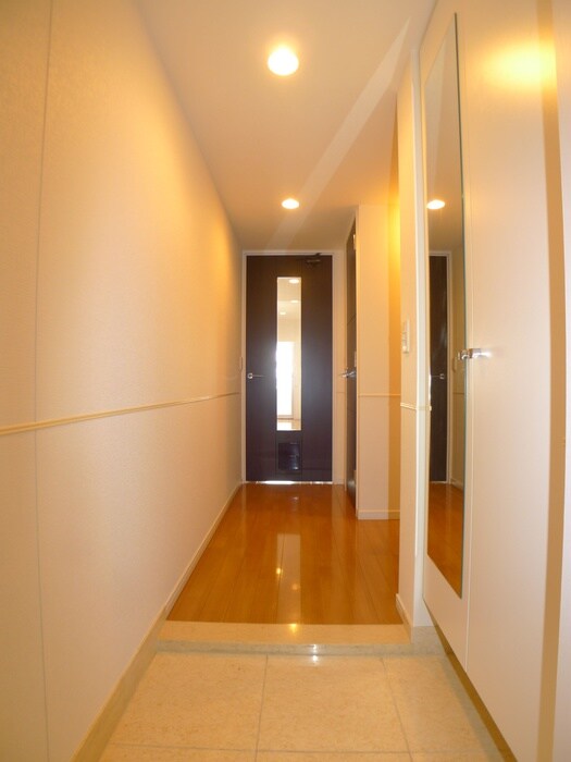 物件内観写真17　(玄関)