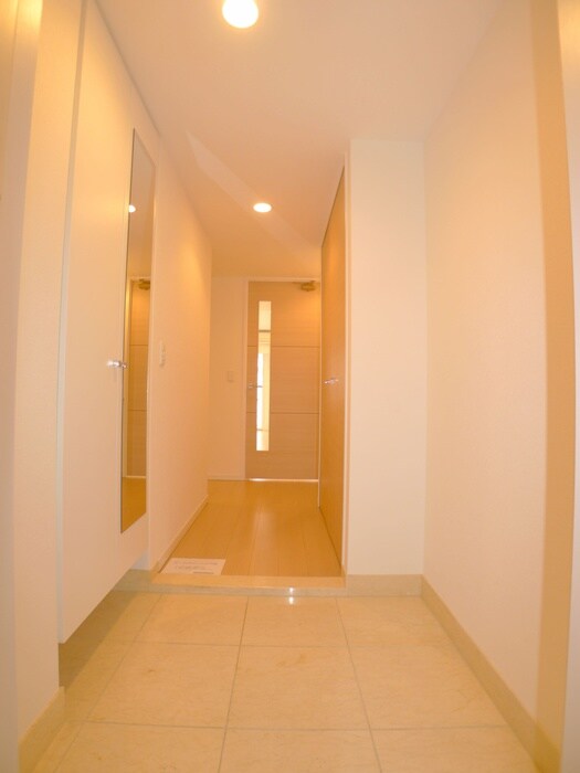 物件内観写真17　(玄関)