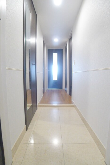 物件内観写真17　(玄関)