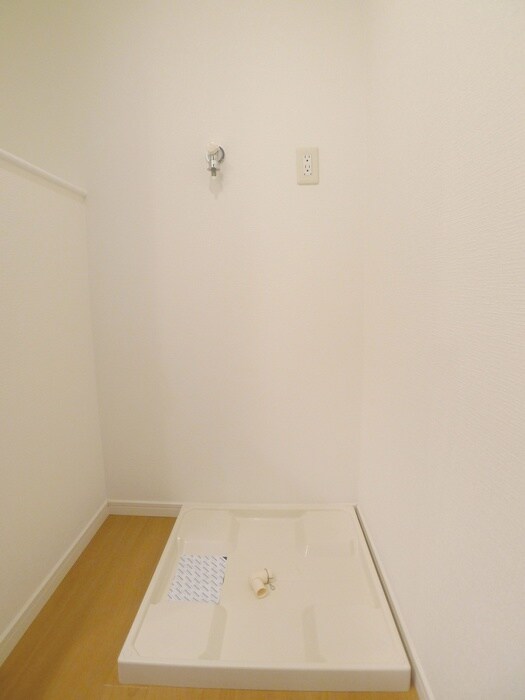 物件内観写真19　(洗濯機置場)