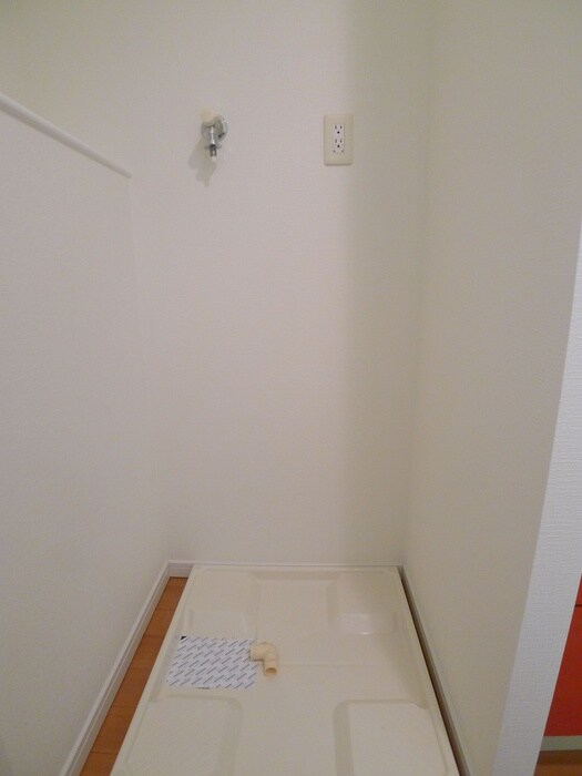 物件内観写真20　(洗濯機置場)