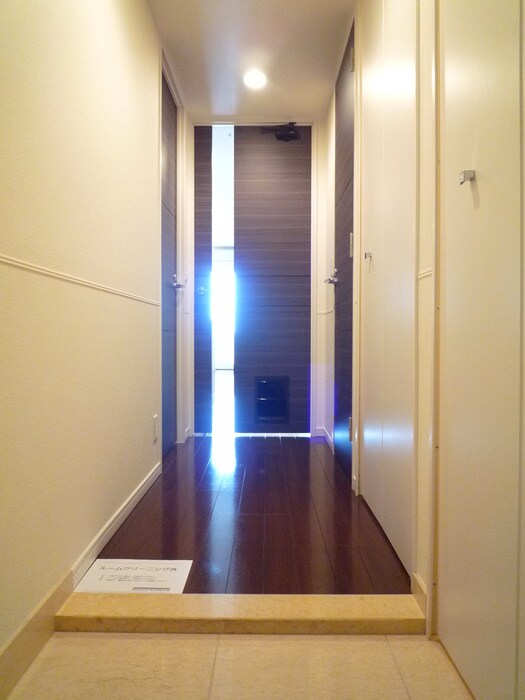 物件内観写真22　(玄関)