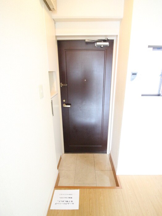 物件内観写真14　(玄関)