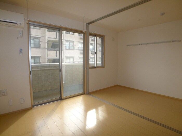 物件内観写真9　(居室)