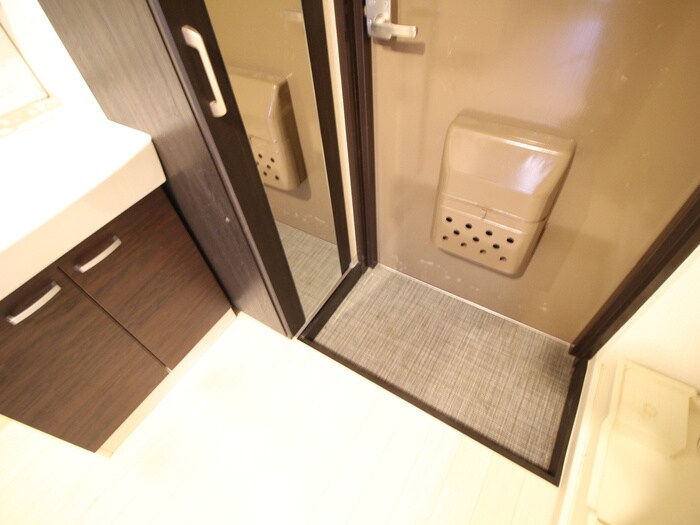 物件内観写真13　(玄関)