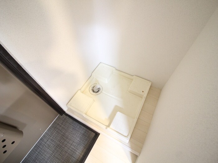 物件内観写真16　(洗濯機置場)