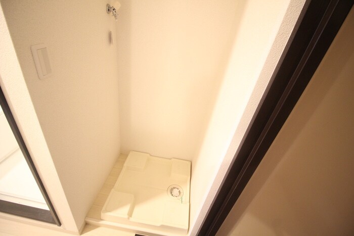 物件内観写真16　(洗濯機置場)