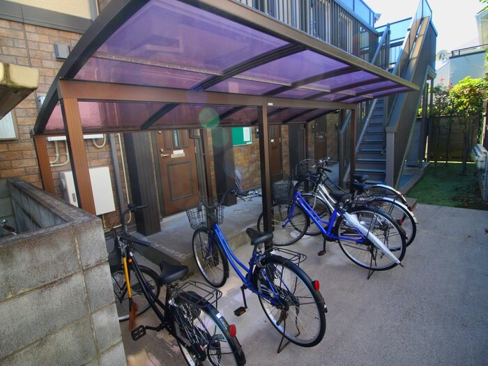 物件外観写真3　(駐輪場)