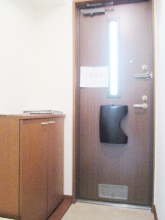 物件内観写真16　(玄関)