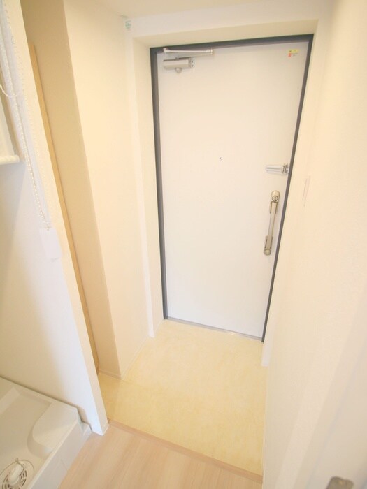 物件内観写真18　(玄関)