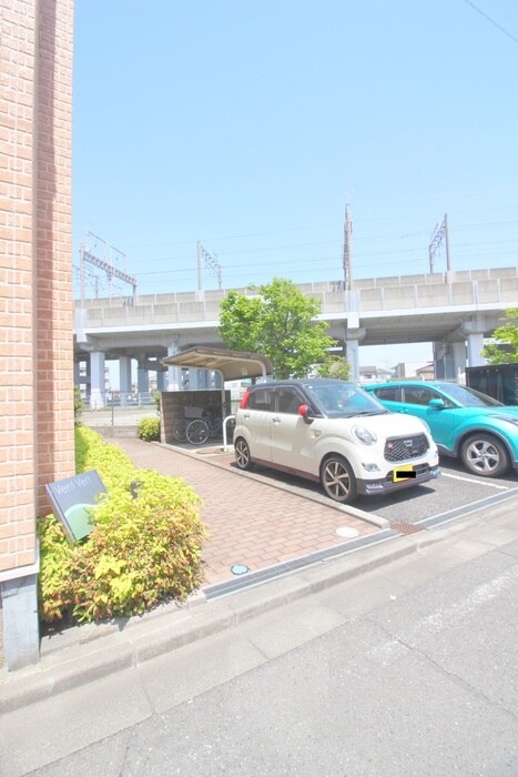 物件外観写真5　(駐車場)