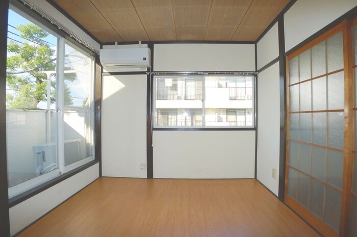 物件内観写真10　(室内からの展望)