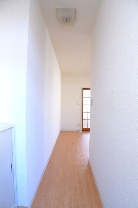 物件内観写真11　(玄関)