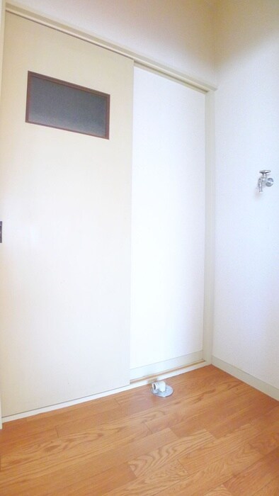 物件内観写真15　(洗濯機置場)