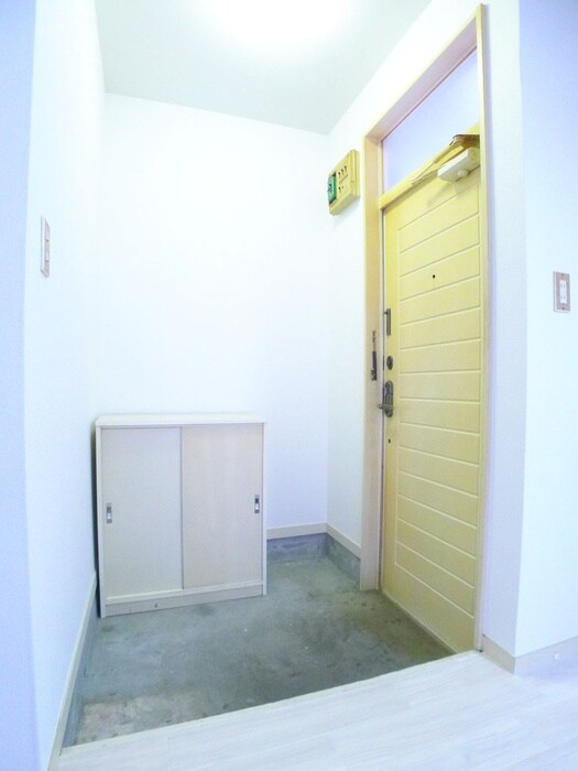 物件内観写真17　(玄関)