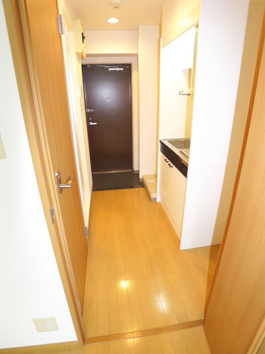 物件内観写真11　(廊下)