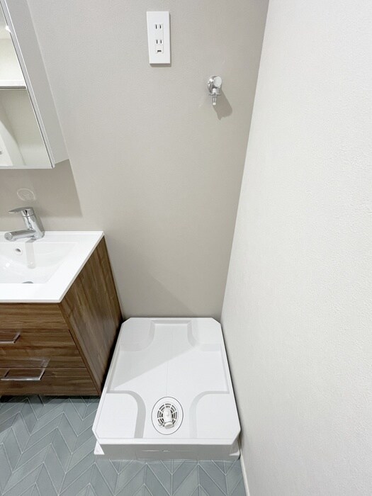 物件内観写真12　(洗濯機置場)